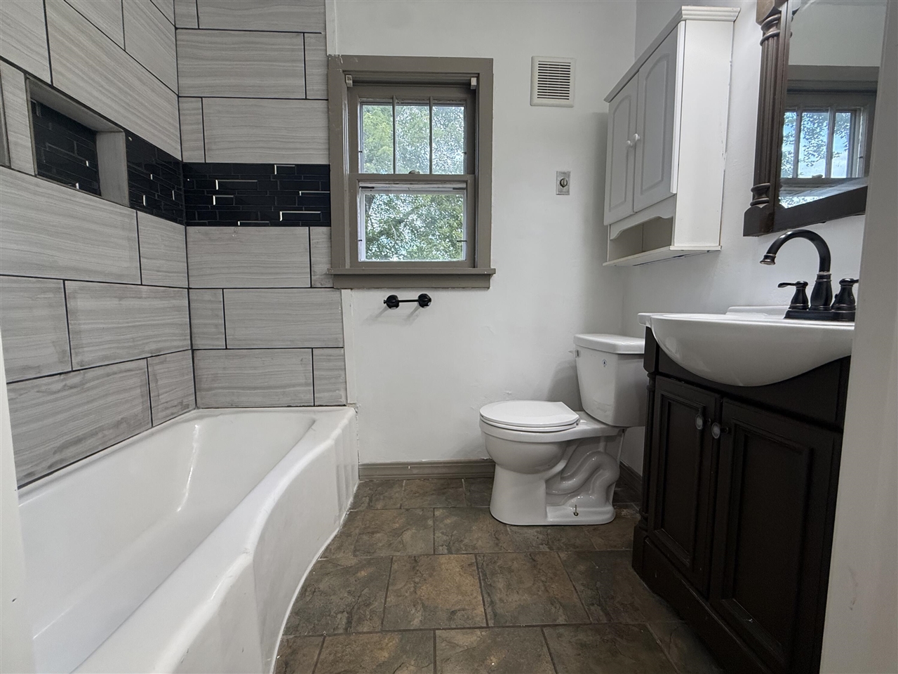 510 Maple Ridge Albion, MI 49224 - Photo 16 of 34 Gallery Image 16