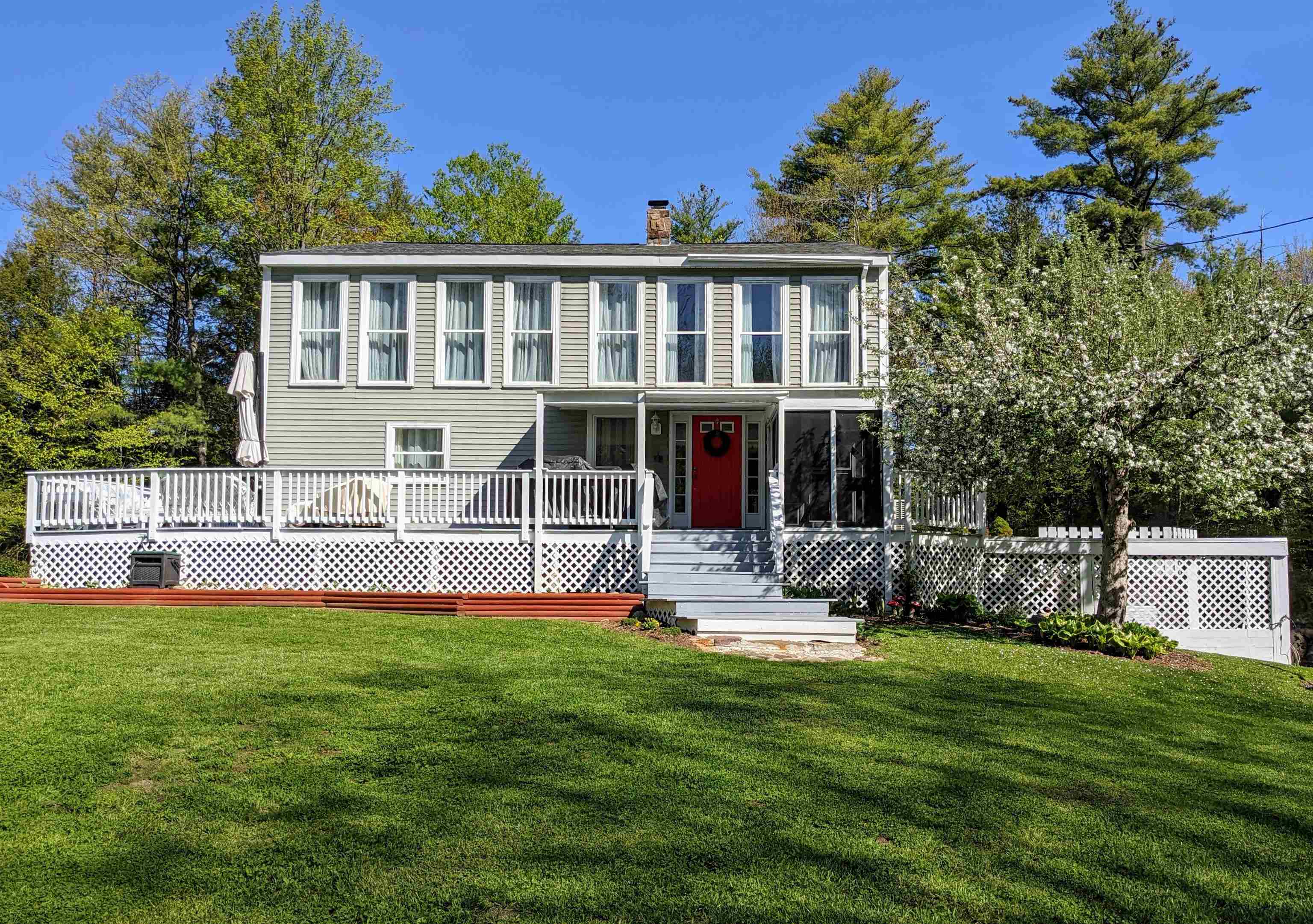 577 Highway 129 Loudon, NH 03307 - Photo 1 of 40 Gallery Image 1