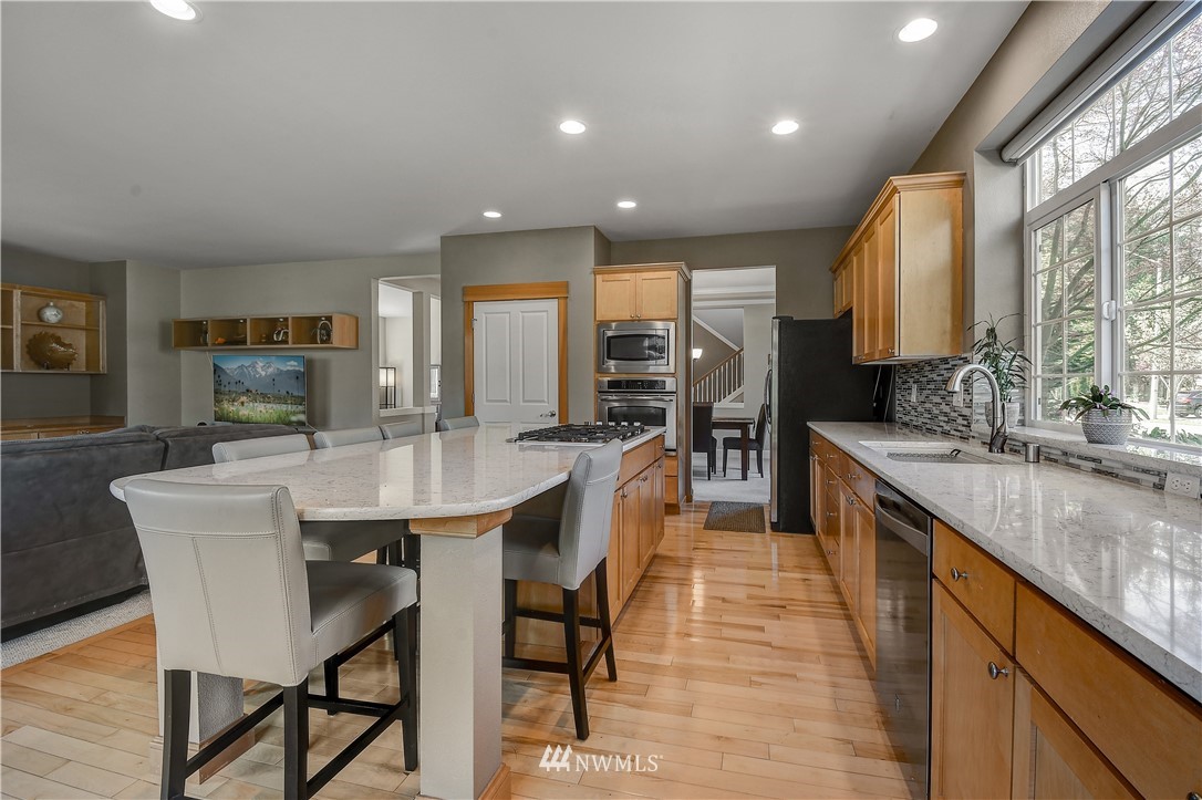 218 185th Place Southwest Bothell, WA 98012 - Photo 11 of 33 Gallery Image 11