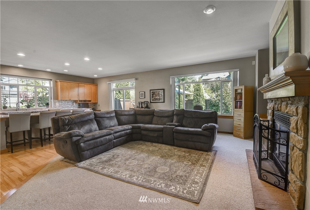 218 185th Place Southwest Bothell, WA 98012 - Photo 12 of 33 Gallery Image 12