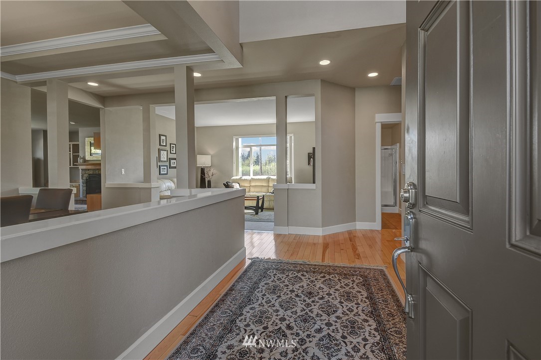 218 185th Place Southwest Bothell, WA 98012 - Photo 4 of 33 Gallery Image 4