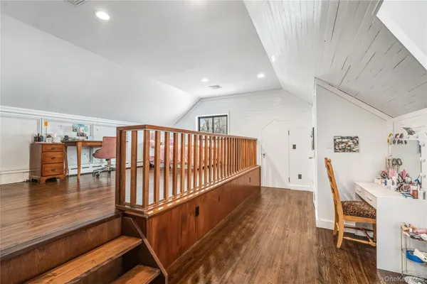 $2,899,000 | 19 Frost Creek Drive, Locust Valley, NY 11560