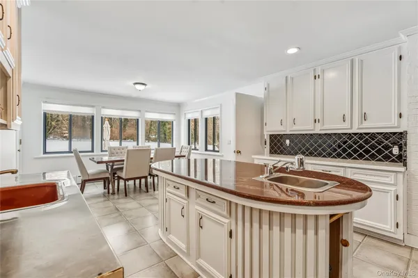 $2,899,000 | 19 Frost Creek Drive, Locust Valley, NY 11560