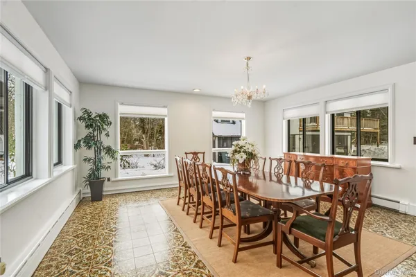 $2,899,000 | 19 Frost Creek Drive, Locust Valley, NY 11560