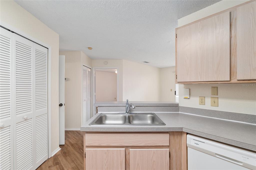 3705 Southwest 27th Street, Unit 412 Gainesville, FL 32608 - Photo 14 of 35