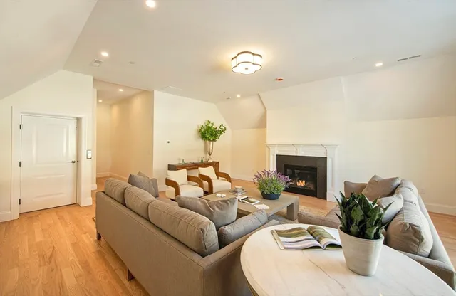 $1,650,000 | 21 Clubview Drive, Unit 21, Andover, MA 01810