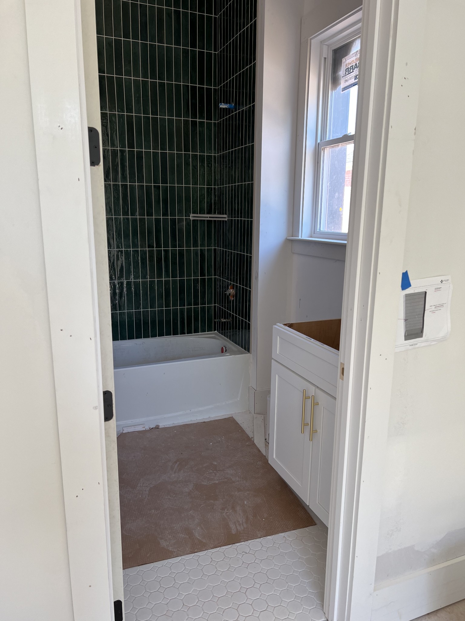 131 Alfred Ladd Road Franklin, TN 37064 - Photo 9 of 34 a bathroom with a bathtub