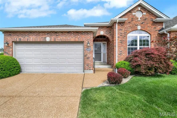 $409,900 | 6042 Glennaire Drive, Unit 28, St. Louis, MO 63129