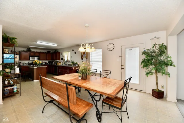 $359,900 | 5674 Doe Way, Noblesville, IN 46062