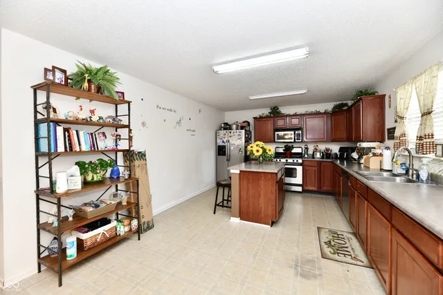 $359,900 | 5674 Doe Way, Noblesville, IN 46062