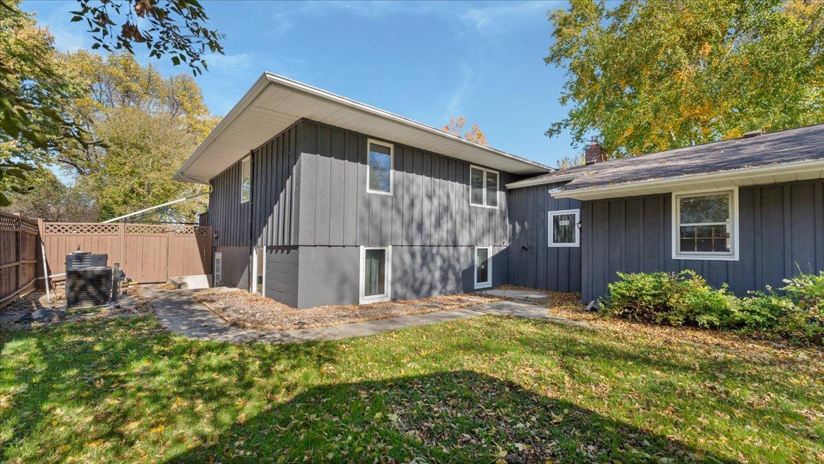 900 13th Avenue Southwest Willmar, MN 56201 - Photo 35 of 52