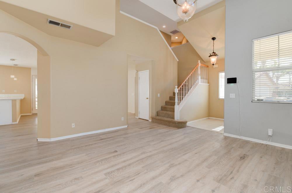 2156 Krystal Place Escondido, CA 92026 - Photo 2 of 28