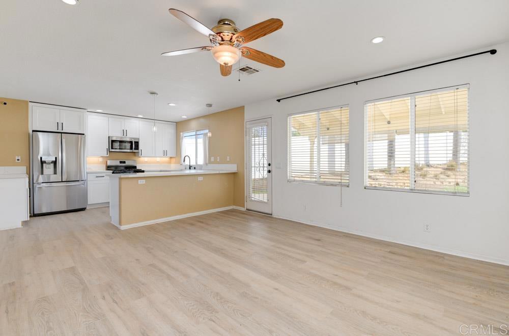 2156 Krystal Place Escondido, CA 92026 - Photo 5 of 28