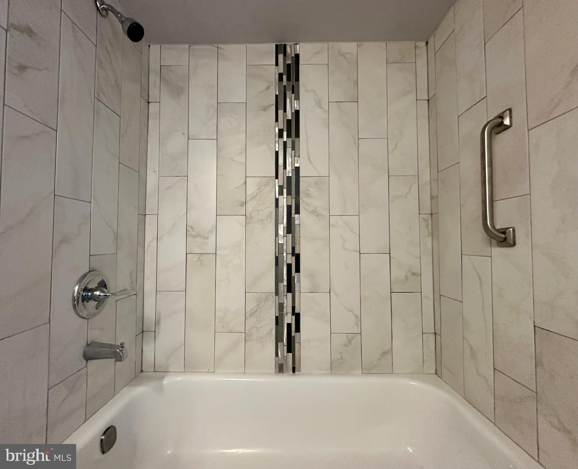 15702 Dorset Road, Unit 135 Laurel, MD 20707 - Photo 22 of 26 Tub/Shower