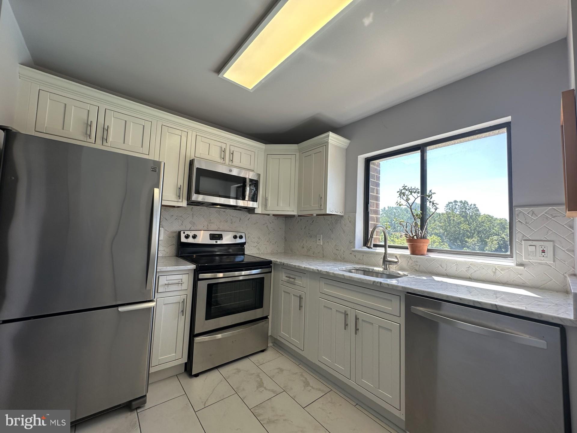 15702 Dorset Road, Unit 135 Laurel, MD 20707 - Photo 8 of 26 All newer stainless steel appliances