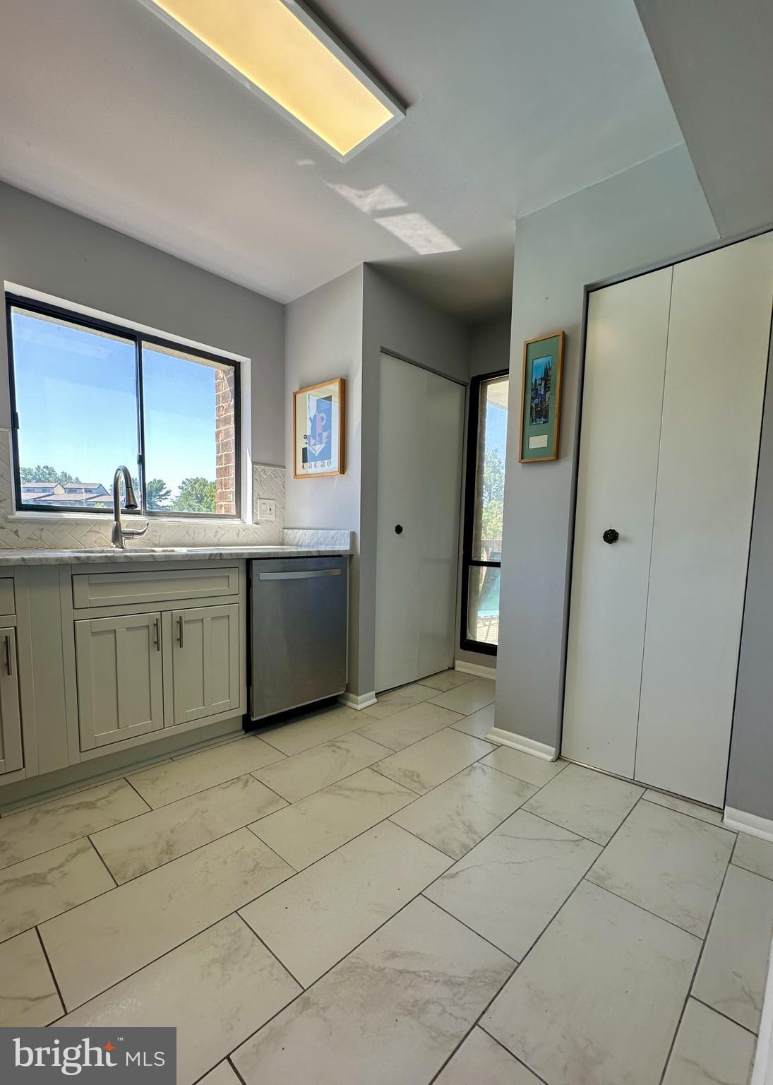 15702 Dorset Road, Unit 135 Laurel, MD 20707 - Photo 10 of 26 Kitchen with laundry and pantry