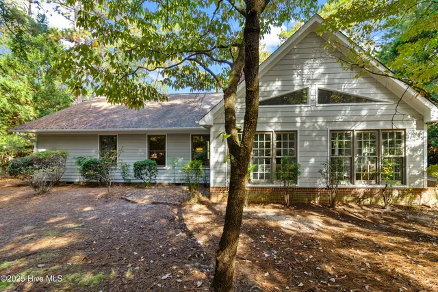 $449,999 | 80 Lake Forest Drive Southwest, Pinehurst, NC 28374