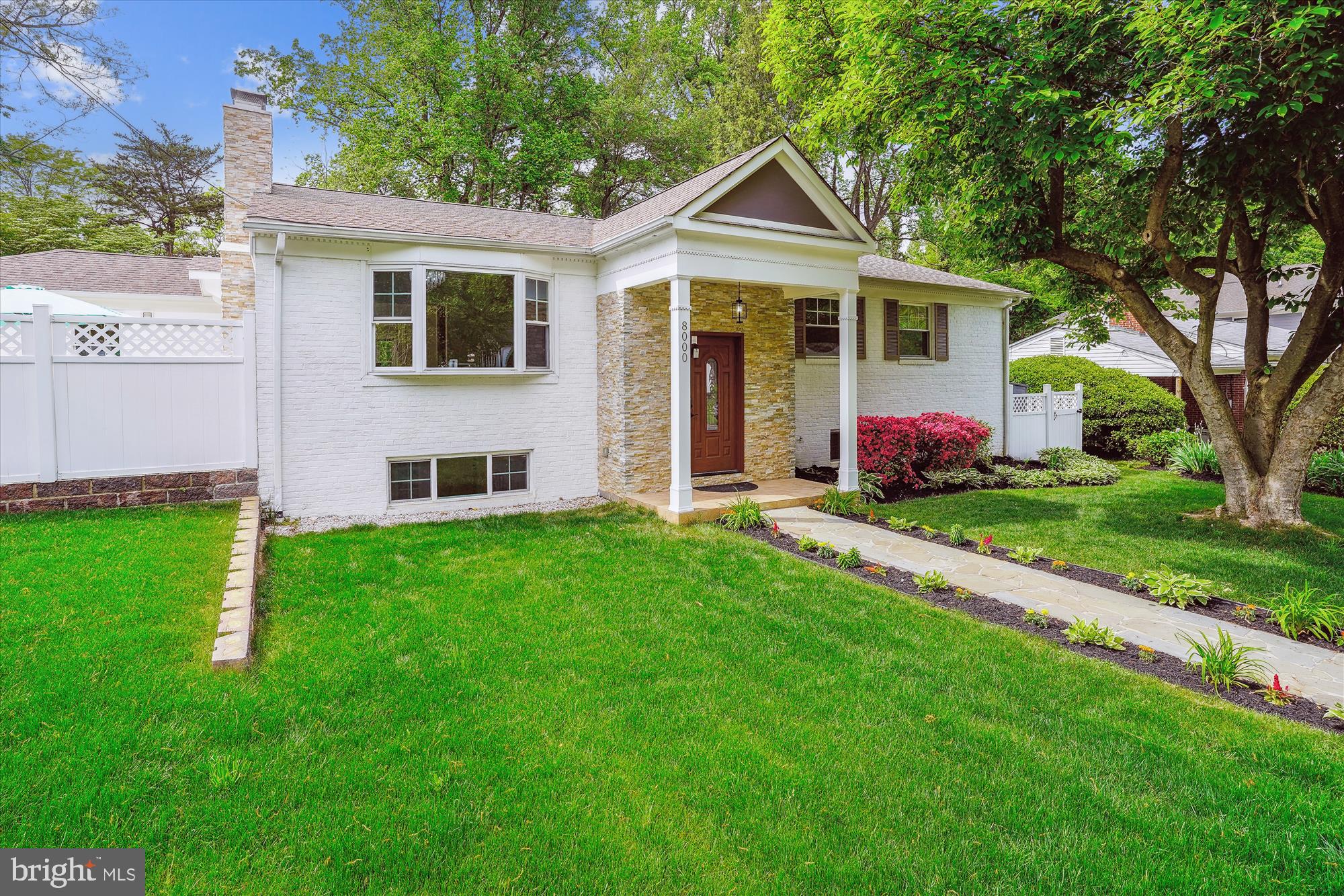 8000 Beech Tree Road Bethesda, MD 20817 - Photo 4 of 70 Front Yard