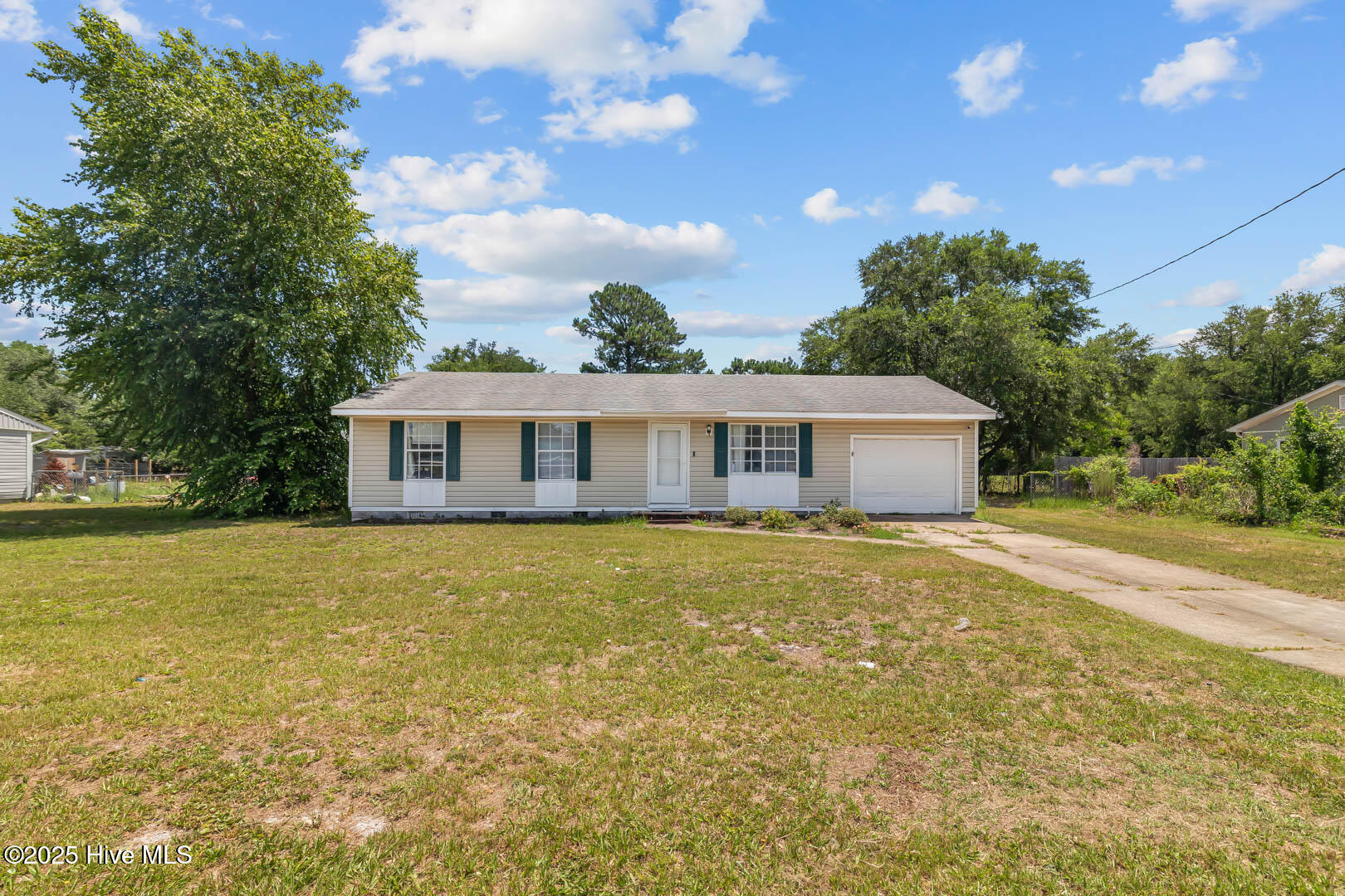 103 Riegel Drive Hubert, NC 28539 - Photo 2 of 17 Front of Home 2
