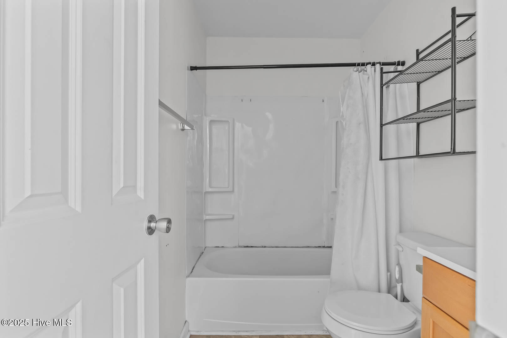 103 Riegel Drive Hubert, NC 28539 - Photo 7 of 17 Hallway Bathroom