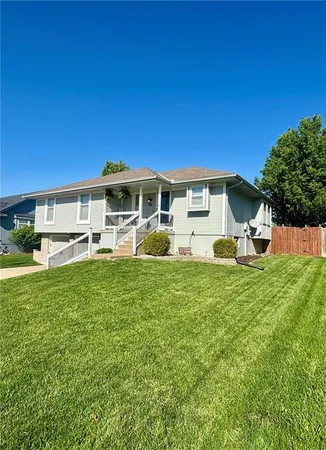 $315,000 | 501 Southwest Whitestone Drive, Grain Valley, MO 64029
