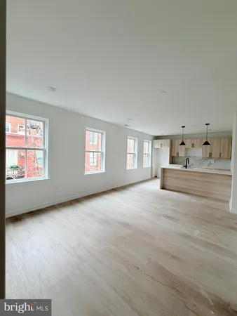 $3,200 | 208 Vine Street, Unit 3G, Philadelphia, PA 19106