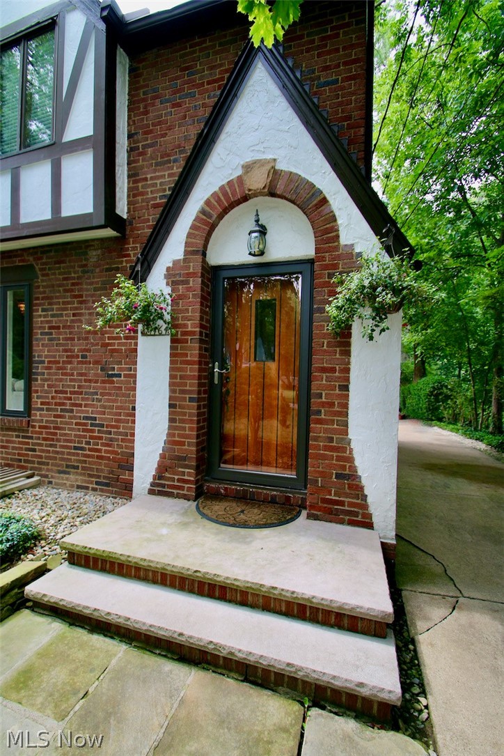 1764 Edgefield Road Lyndhurst, OH 44124 - Photo 2 of 35