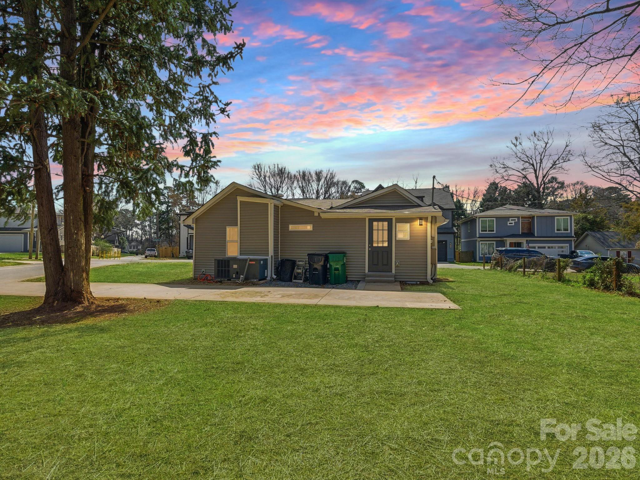 3900 Plainview Road Charlotte, NC 28208 - Photo 3 of 39 Gallery Image 3