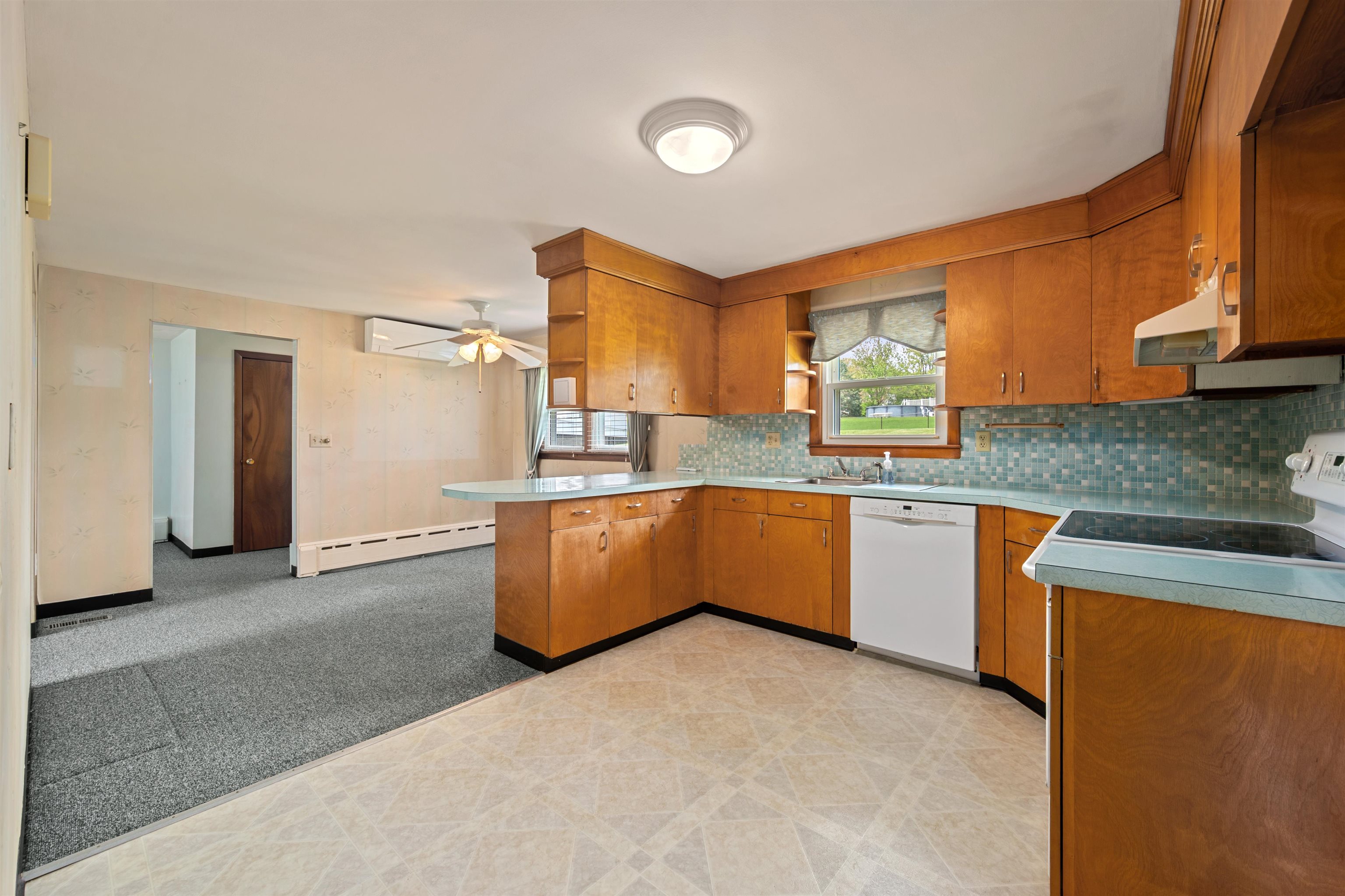 1310 Wellington Road Manchester, NH 03104 - Photo 17 of 35