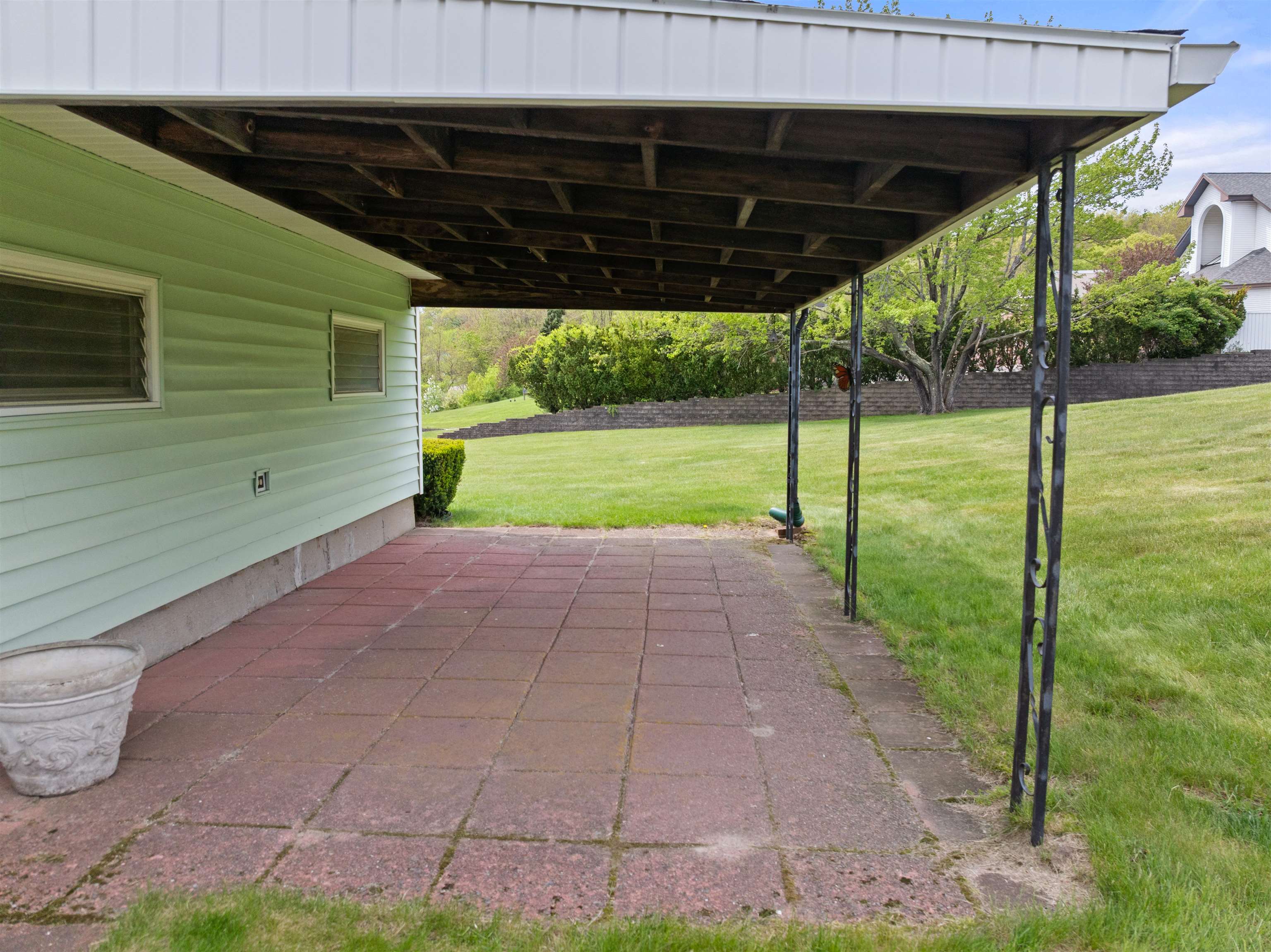 1310 Wellington Road Manchester, NH 03104 - Photo 18 of 35