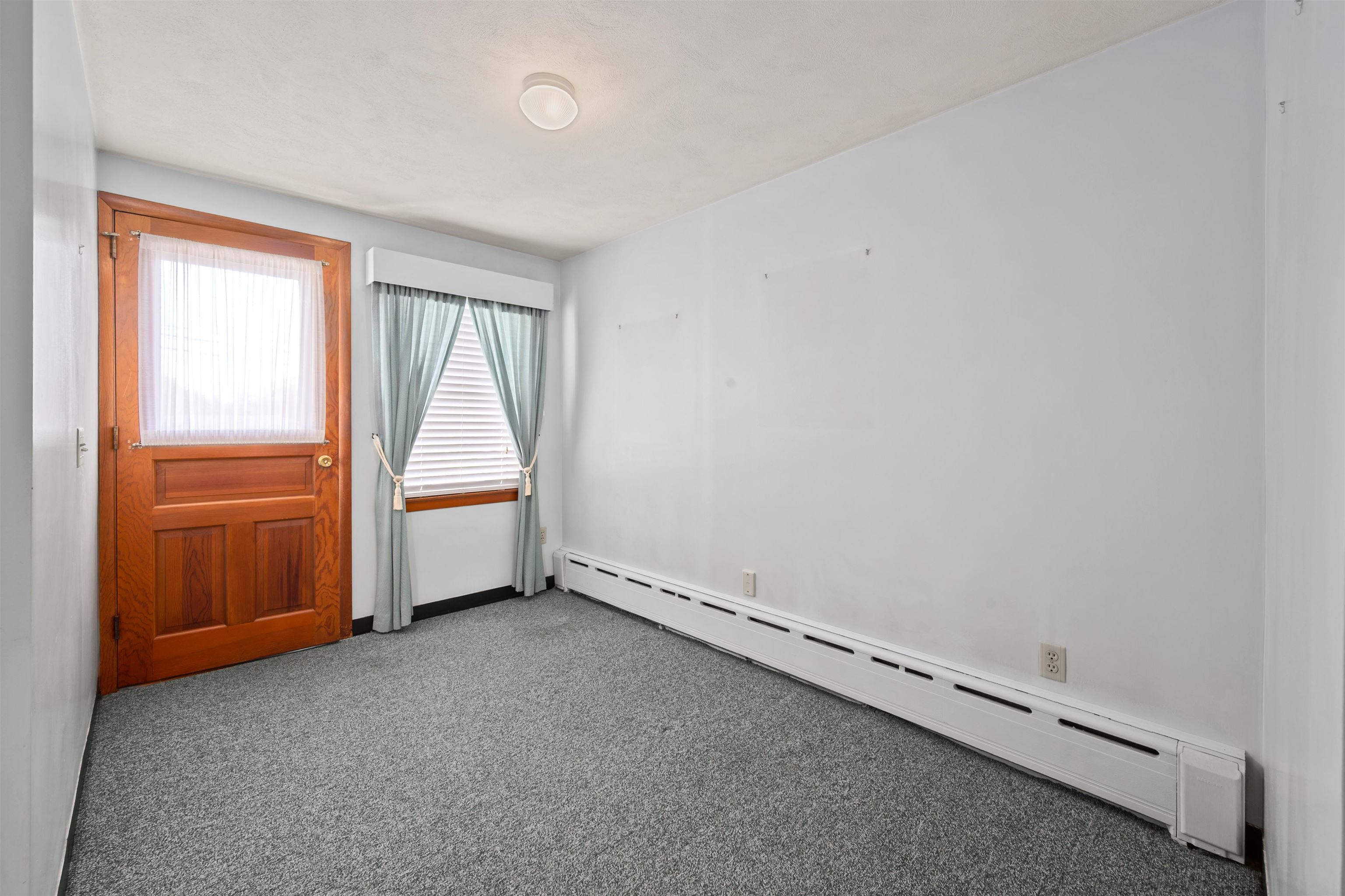 1310 Wellington Road Manchester, NH 03104 - Photo 6 of 35