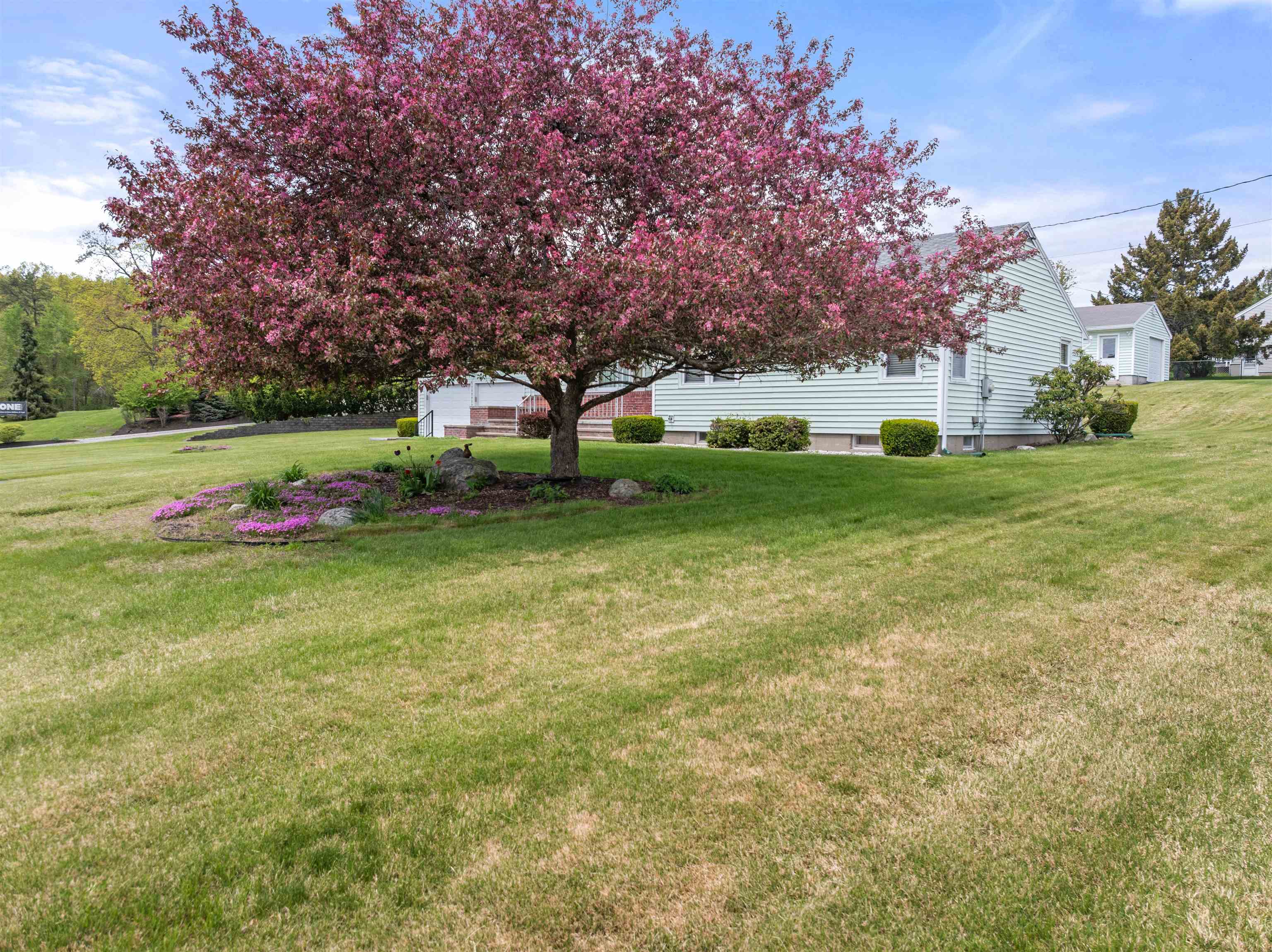 1310 Wellington Road Manchester, NH 03104 - Photo 10 of 35