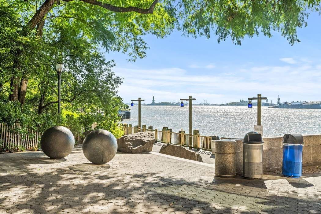 300 Rector Place, Unit 3I Manhattan, NY 10280 - Photo 9 of 11