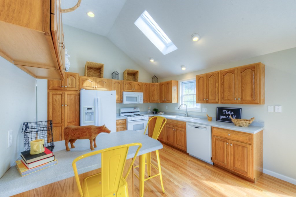 12 Matteo Street Worcester, MA 01606 - Photo 9 of 42 Gallery Image 9