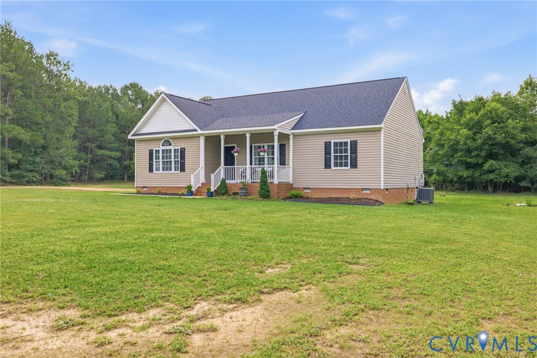 9433 Robin Road Disputanta, VA 23842 - Photo 2 of 26 Ranch-style residence featuring light-colored sidi