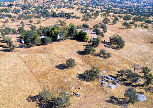 $699,000 | 22266 Frontier Road, Clovis, CA 93619