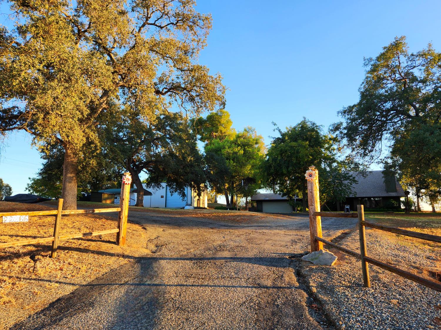 22266 Frontier Road Clovis, CA 93619 - Photo 61 of 61 a sign board with yard in the back