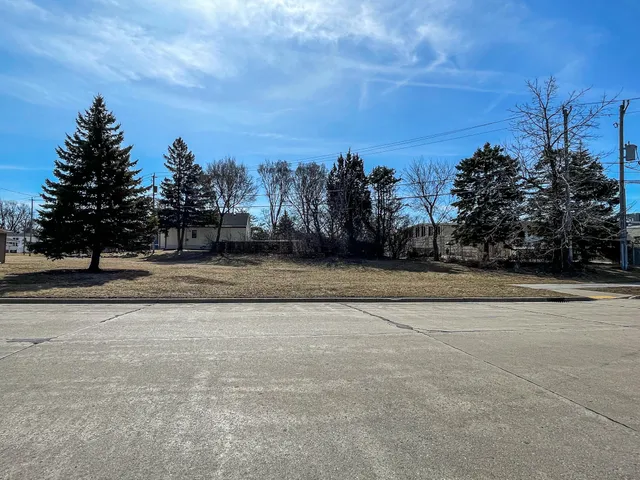 $46,000 | 1921 East Bolivar Avenue, St. Francis, WI 53235