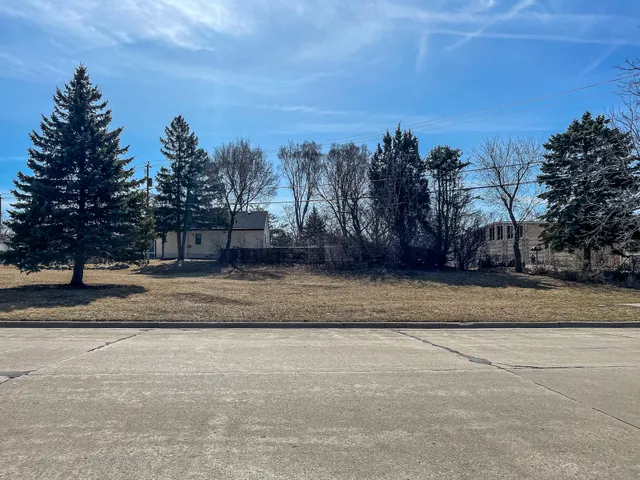 $46,000 | 1921 East Bolivar Avenue, St. Francis, WI 53235