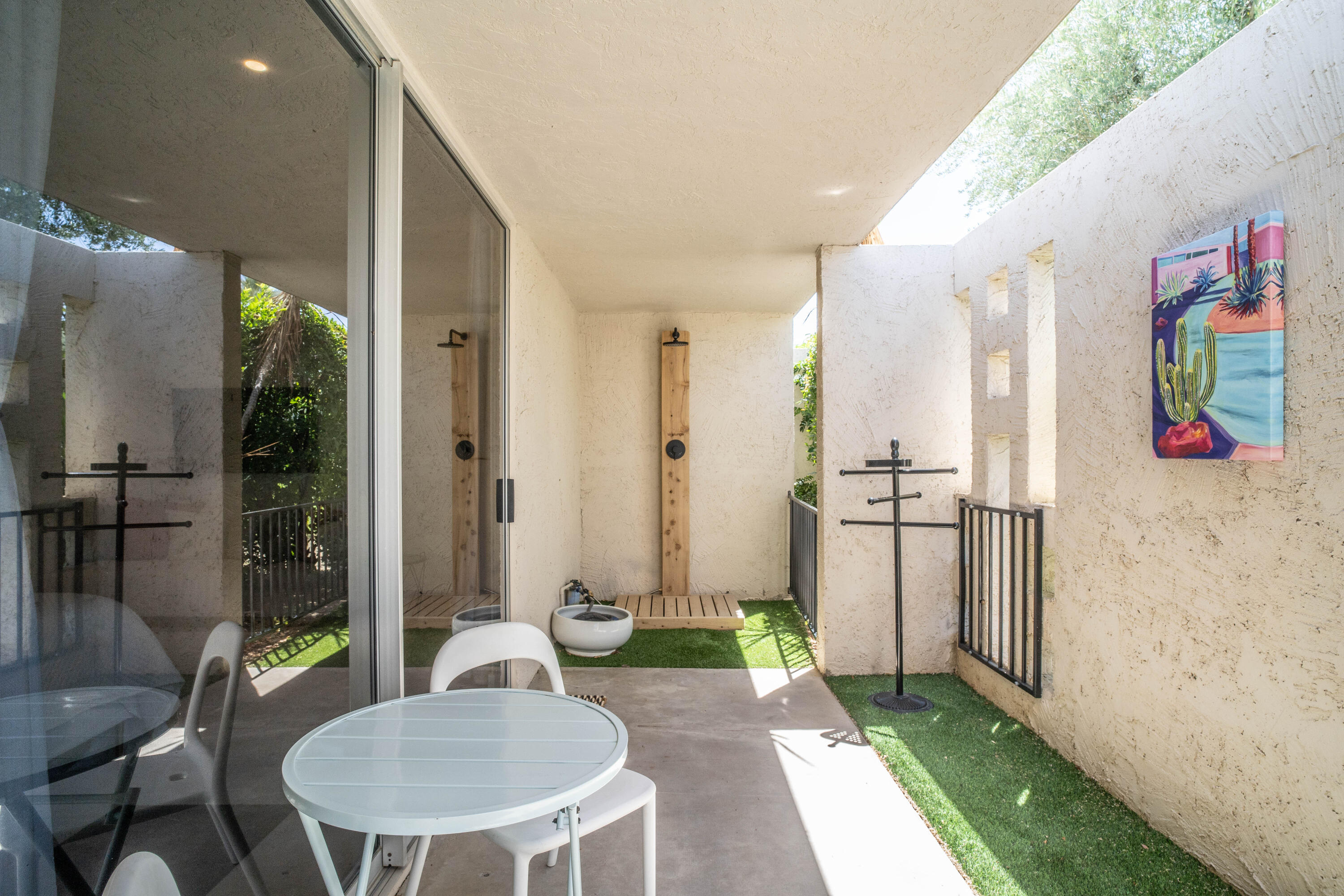 45705 Pawnee Road Indian Wells, CA 92210 - Photo 65 of 68 Private enclosed patio w/shower