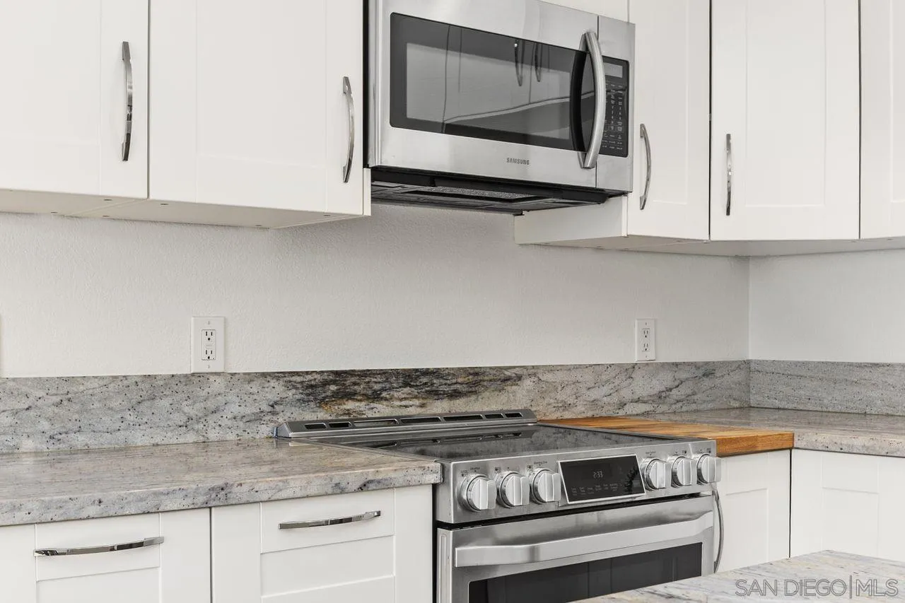 401 Requeza Street Encinitas, CA 92024 - Photo 11 of 33