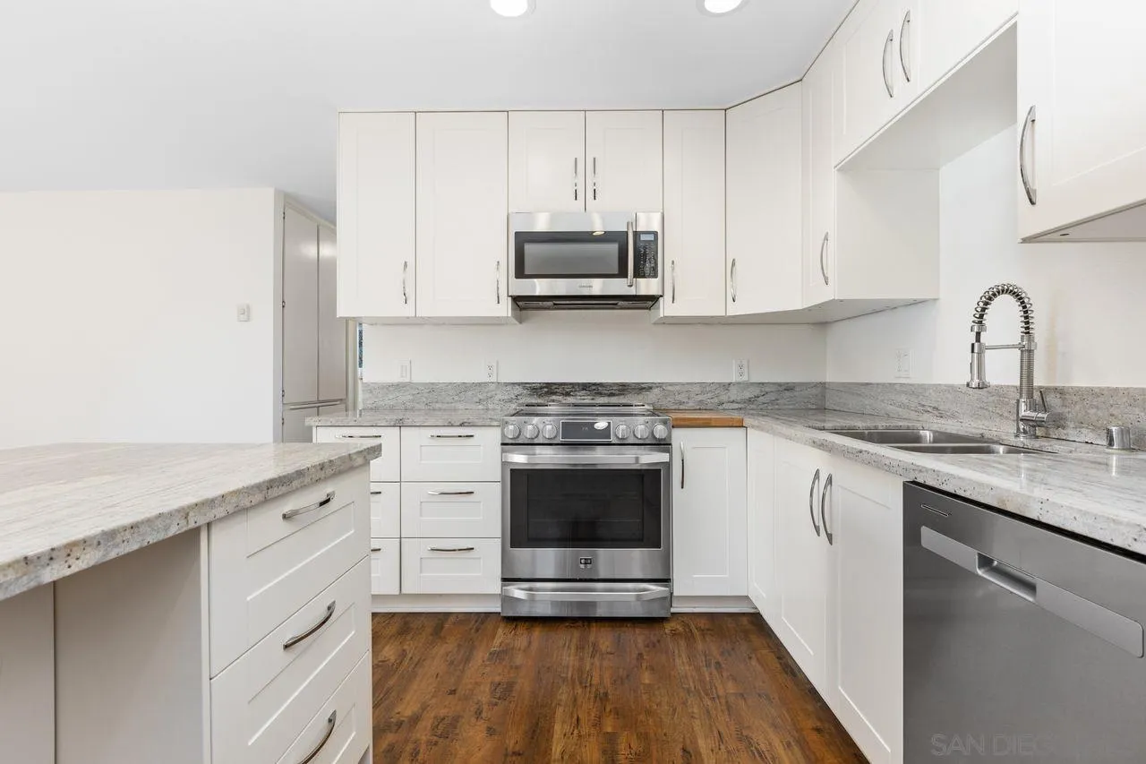 401 Requeza Street Encinitas, CA 92024 - Photo 13 of 33