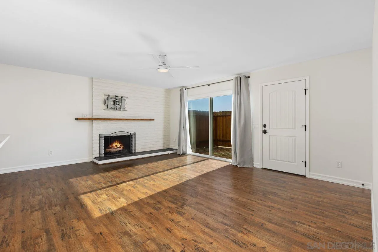 401 Requeza Street Encinitas, CA 92024 - Photo 4 of 33