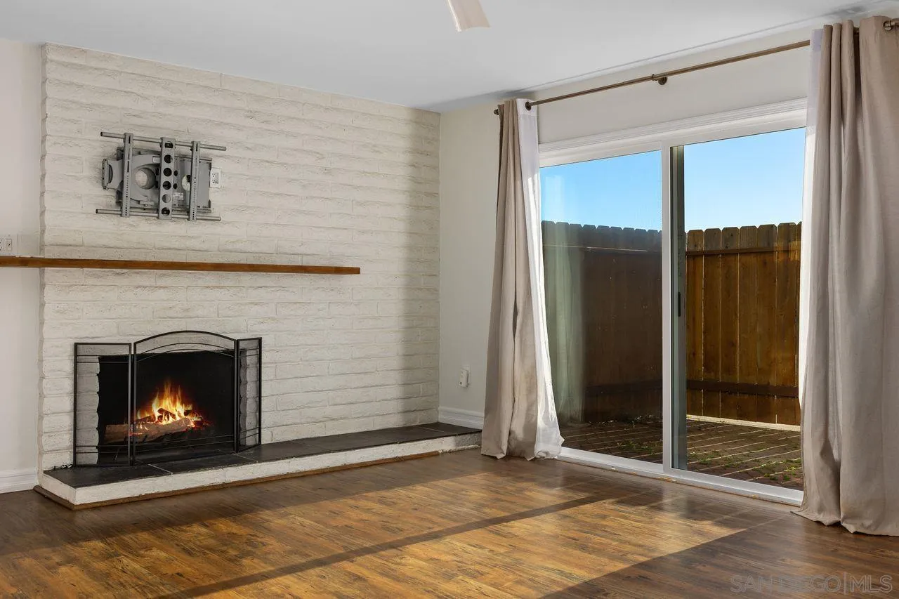 401 Requeza Street Encinitas, CA 92024 - Photo 5 of 33