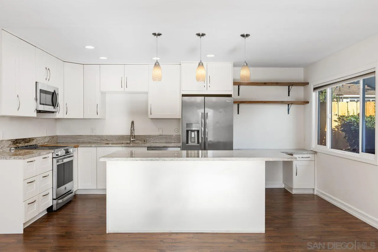 401 Requeza Street Encinitas, CA 92024 - Photo 7 of 33