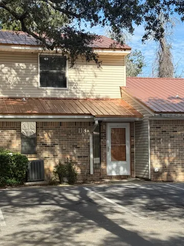 $1,275 | 113 Classic Court, Fort Walton Beach, FL 32548