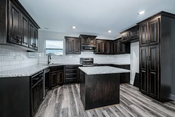 $359,950 | 1013 2nd Street, Perry, KS 66073