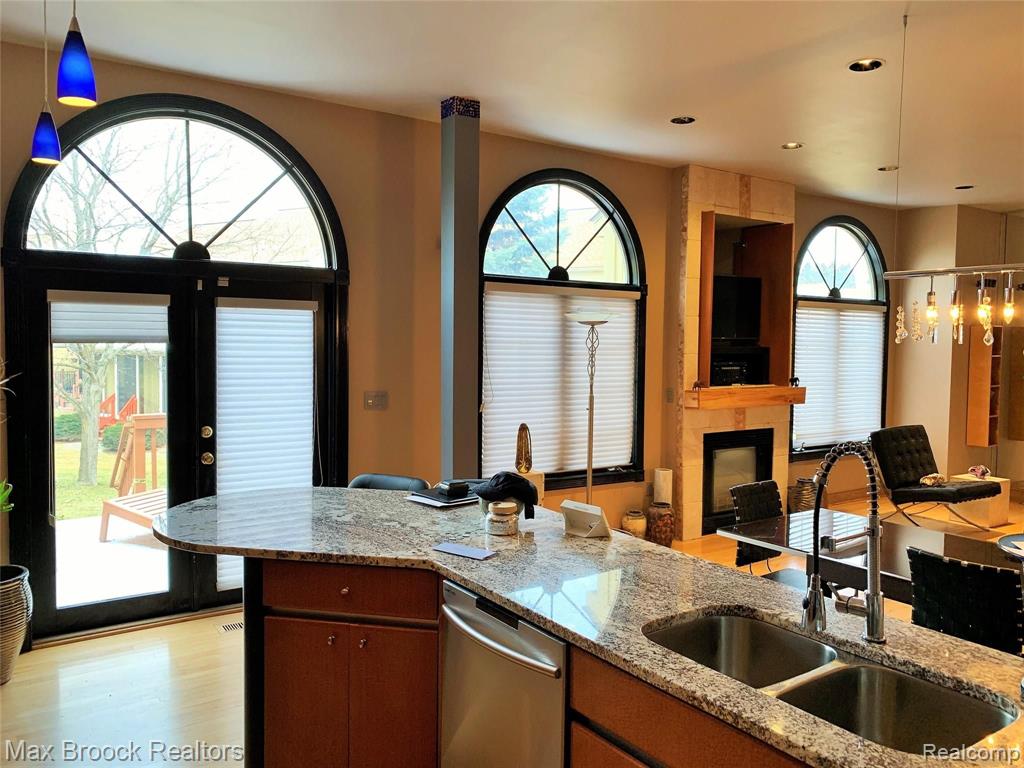 2271 Crystal Drive, Unit 35 Rochester Hills, MI 48309 - Photo 11 of 56