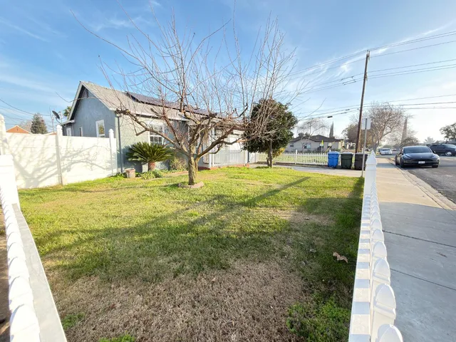 $300,000 | 308 North Grant Avenue, Manteca, CA 95336