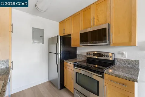 $375,000 | 213 Masters Court, Unit 3, Walnut Creek, CA 94598